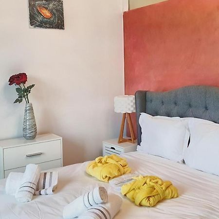 Cozy Penthouse In A New Business Building In City Center. Free Private Parking Lejlighed Cluj-Napoca Eksteriør billede