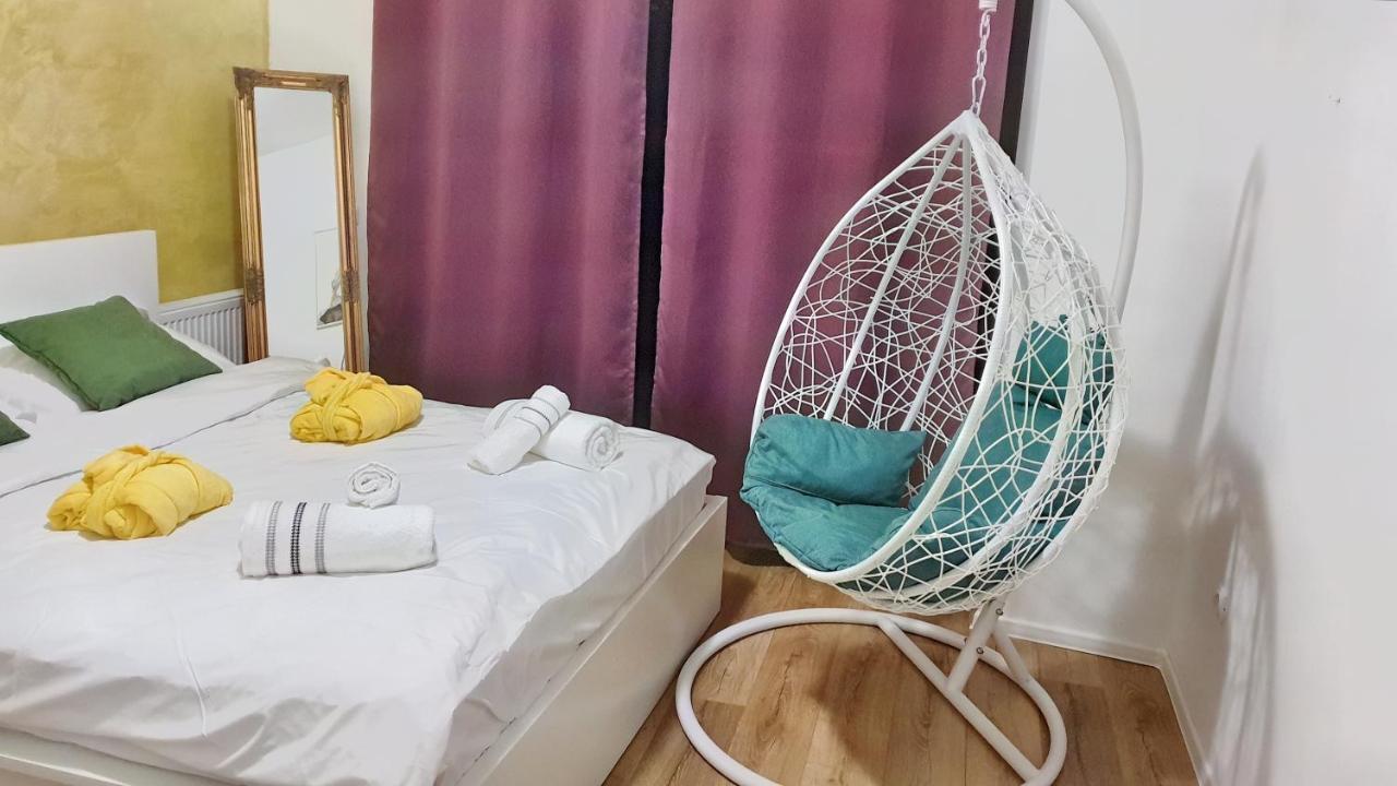 Cozy Penthouse In A New Business Building In City Center. Free Private Parking Lejlighed Cluj-Napoca Eksteriør billede