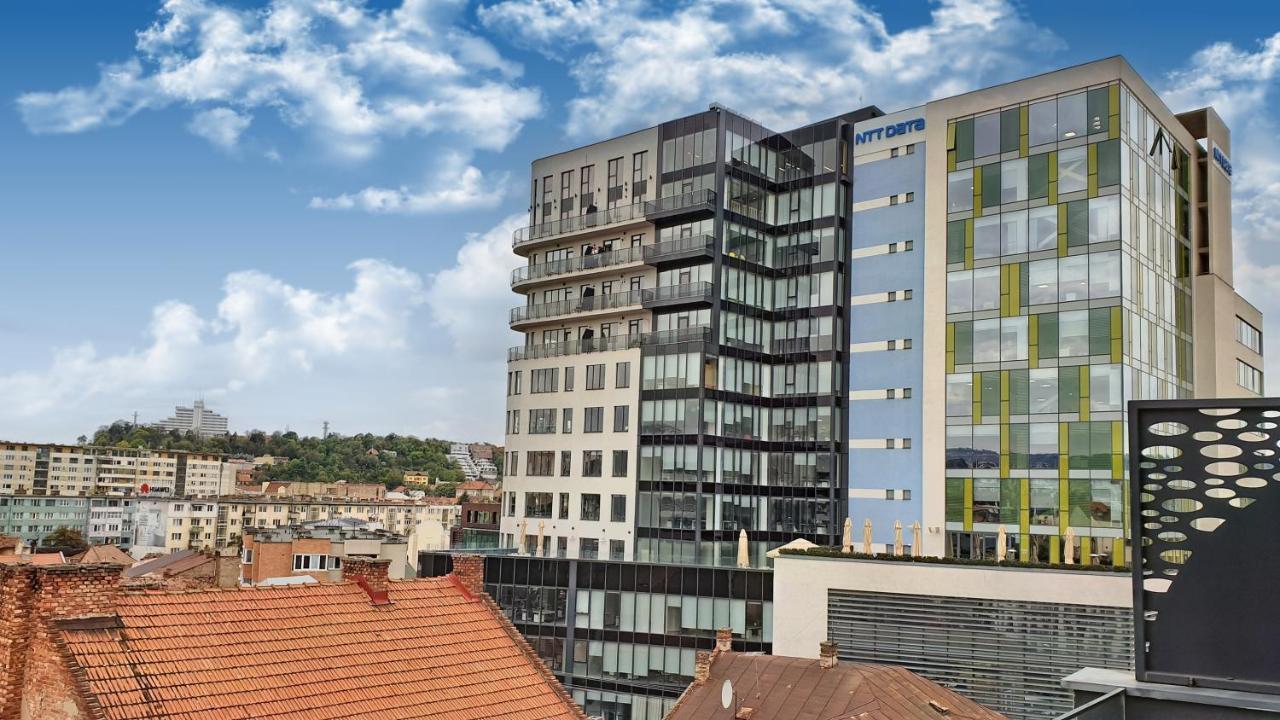 Cozy Penthouse In A New Business Building In City Center. Free Private Parking Lejlighed Cluj-Napoca Eksteriør billede