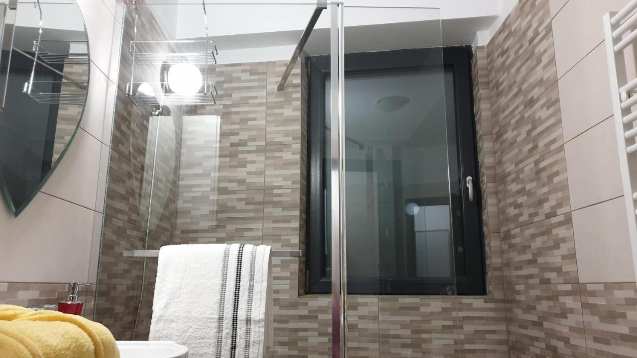 Cozy Penthouse In A New Business Building In City Center. Free Private Parking Lejlighed Cluj-Napoca Eksteriør billede